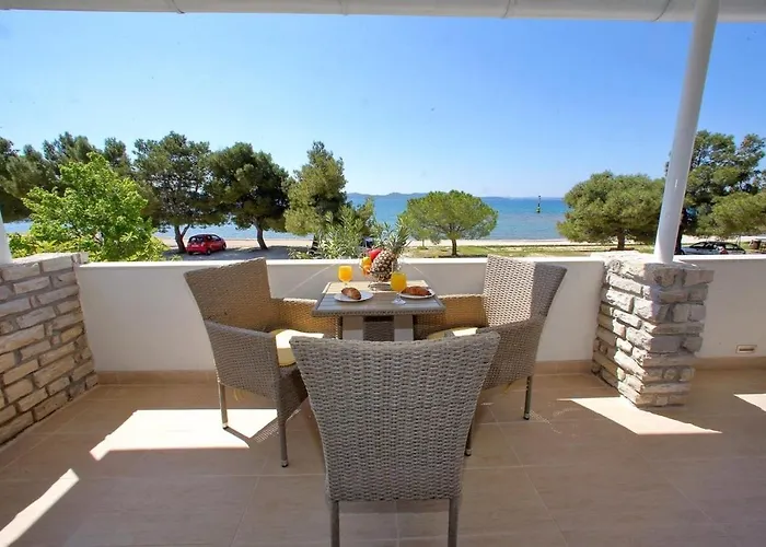 By The Sea - Diklo, - 21005 Zara