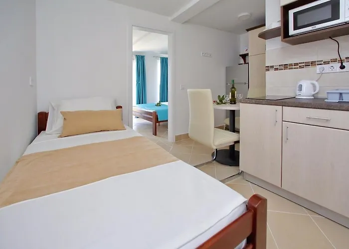 By The Sea - Diklo, - 21005